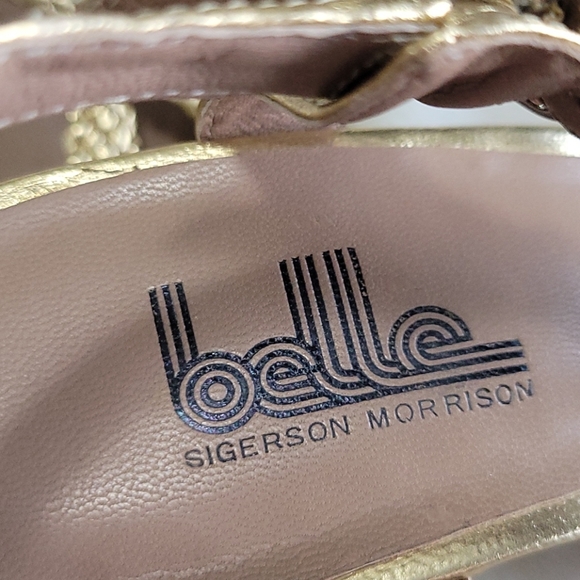 Ladies Gold Sandals - Picture 5 of 5